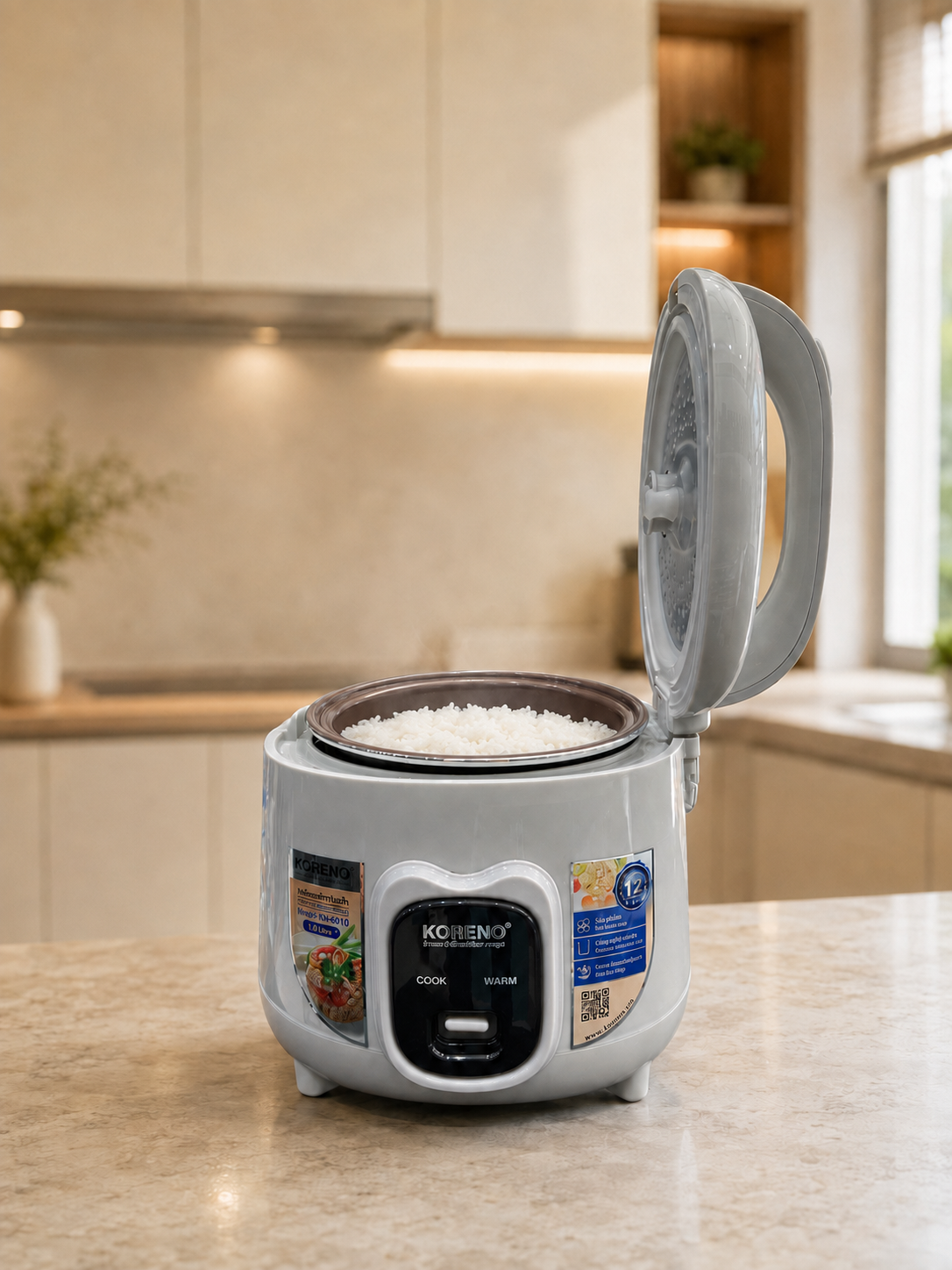 Nồi cơm điện KORENO KN-6010 mở nắp với cơm chín